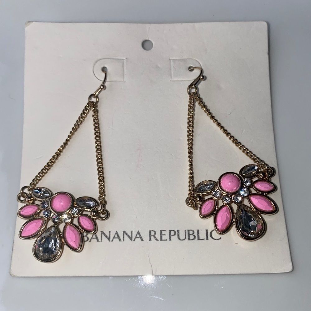 Banana Republic Gold & Pink Chandelier Earringd